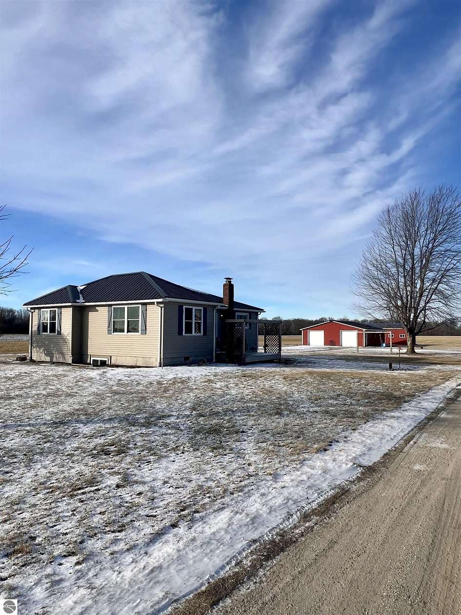 2 Acres of Residential Land with Home for Sale in St. Louis, Michigan