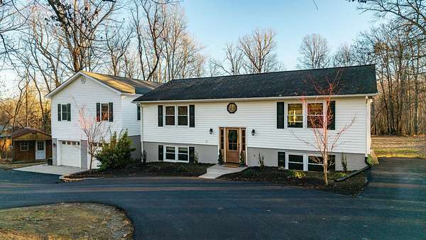 2.6 Acres of Residential Land with Home for Sale in Stuarts Draft, Virginia