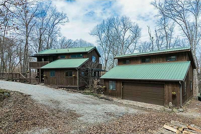 15.7 Acres of Land with Home for Lease in Fayetteville, Arkansas