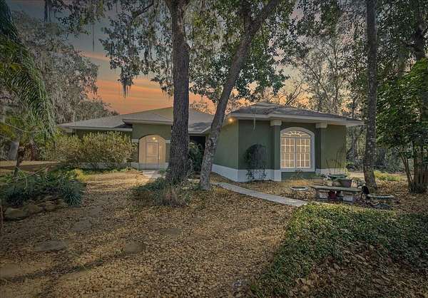 2.83 Acres of Residential Land with Home for Sale in Weirsdale, Florida