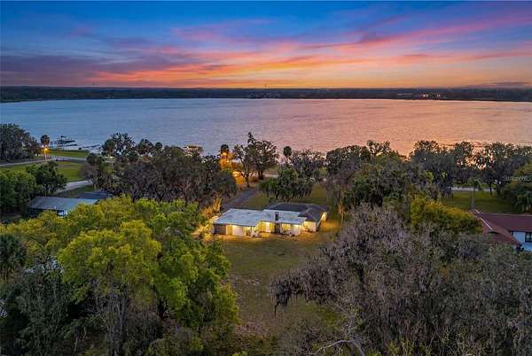 1.8 Acres of Land with Home for Sale in Leesburg, Florida