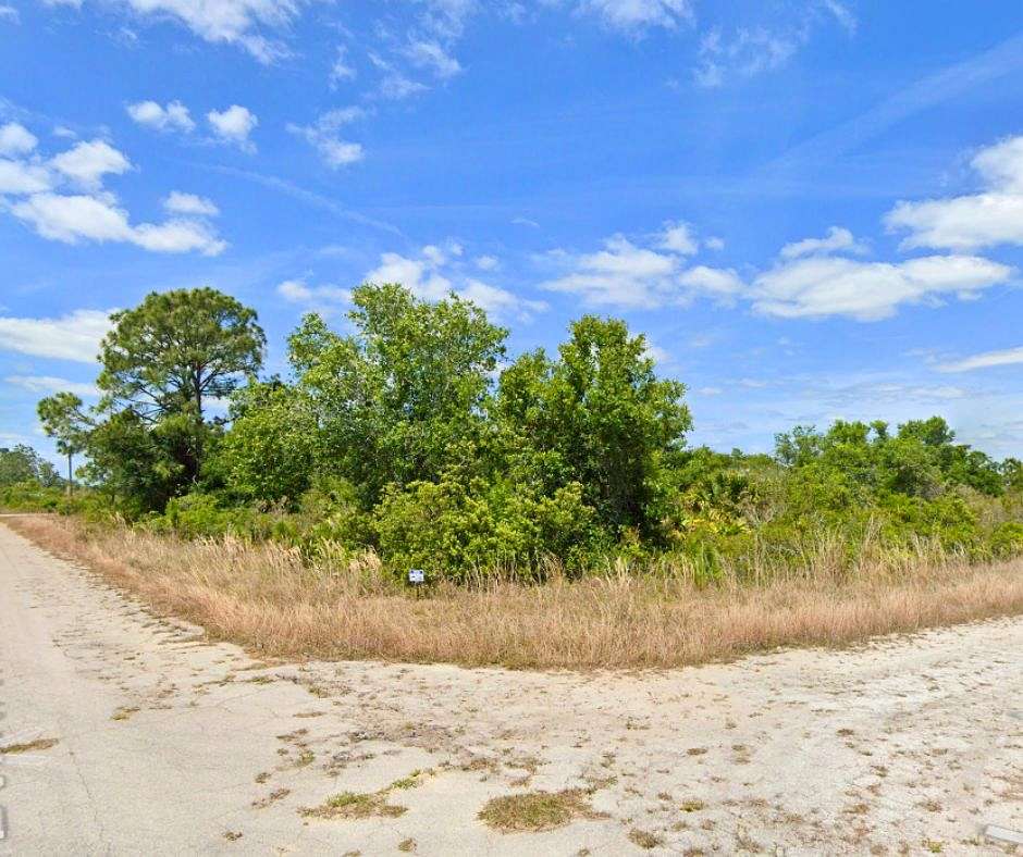 0.26 Acres of Residential Land for Sale in Lake Placid, Florida