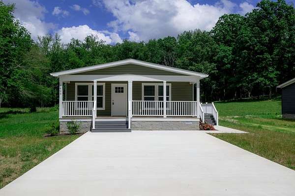 1.54 Acres of Land with Home for Sale in Cookeville, Tennessee