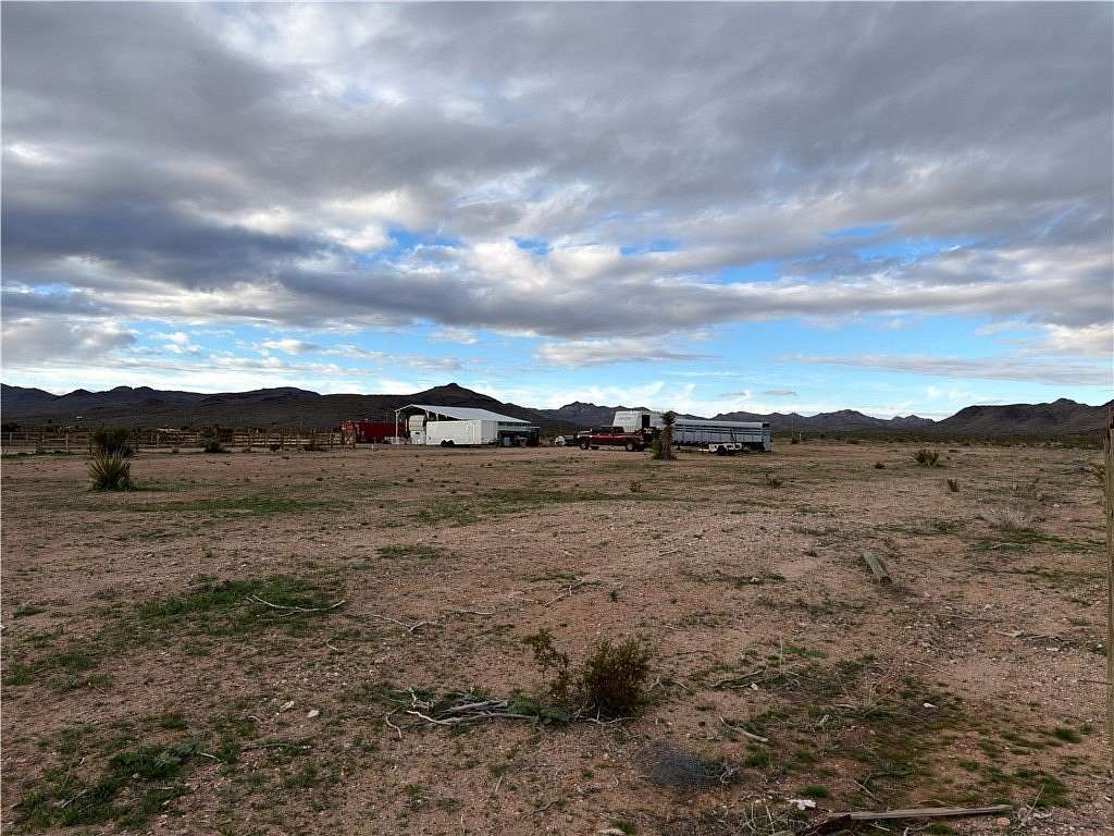 2.35 Acres of Land for Sale in Golden Valley, Arizona