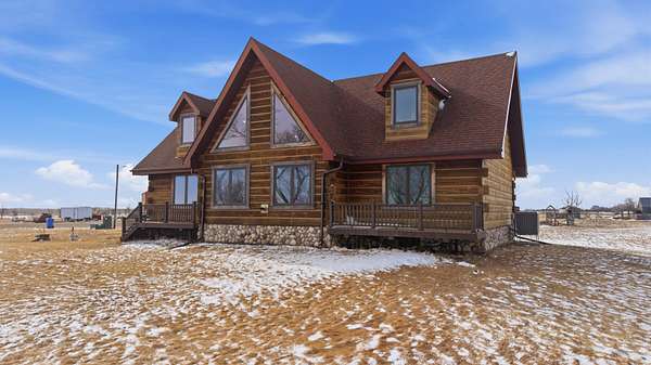 10 Acres of Land with Home for Sale in Ipswich, South Dakota