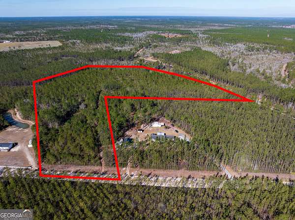15.6 Acres of Land for Sale in Waycross, Georgia