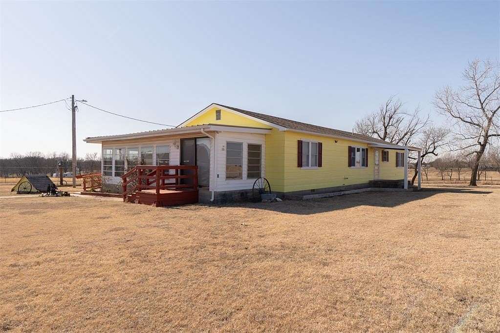 15.5 Acres of Land with Home for Sale in Elmore City, Oklahoma