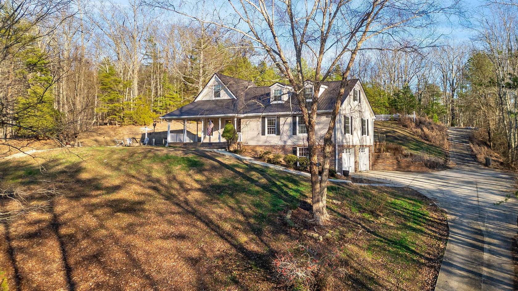5.3 Acres of Land with Home for Sale in Charleston, Tennessee