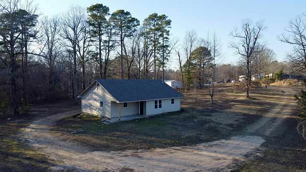 2 Acres of Residential Land with Home for Sale in Jonesboro, Arkansas