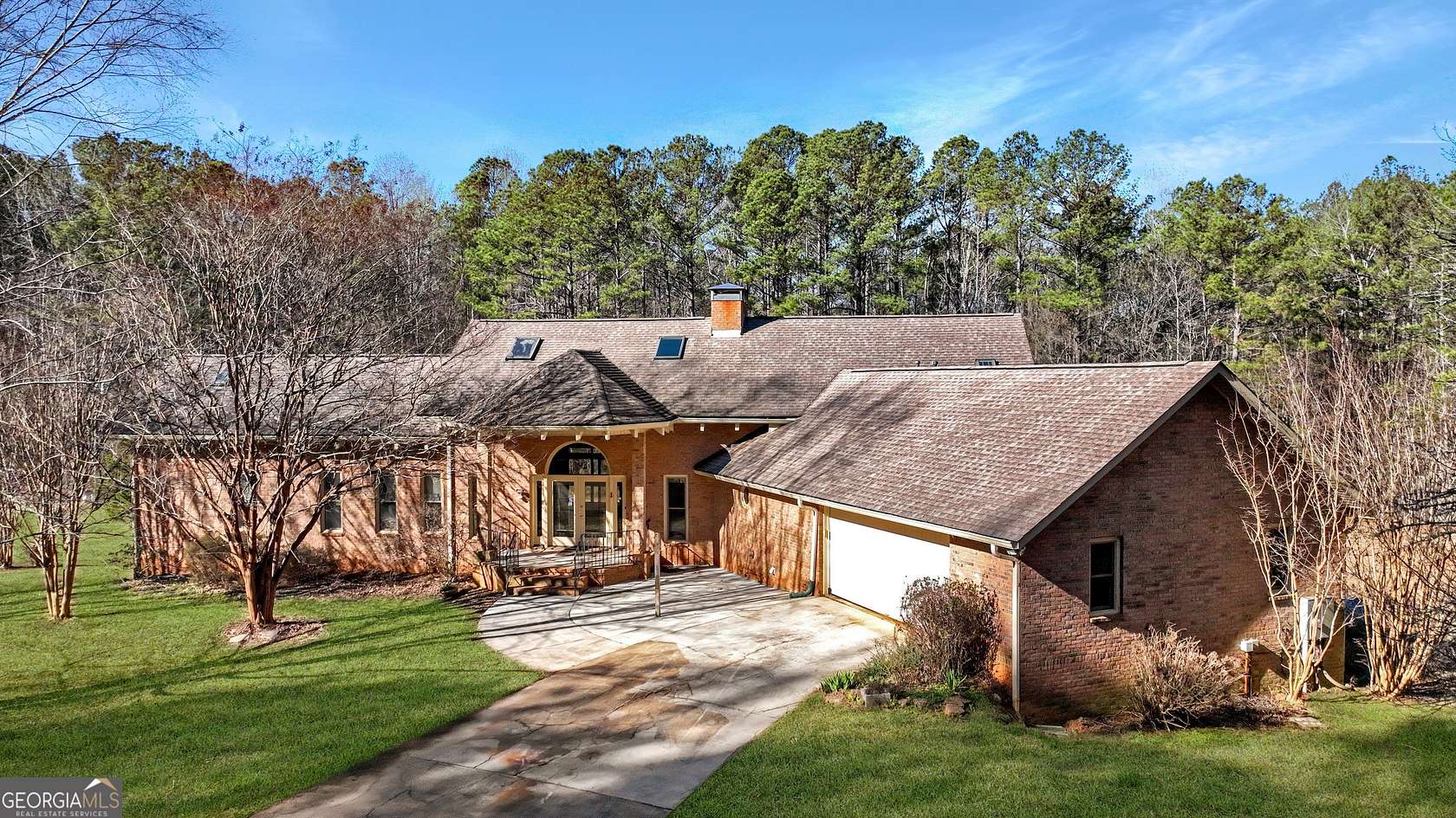 7.34 Acres of Residential Land with Home for Sale in Moreland, Georgia