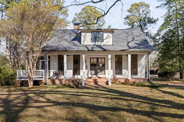 2.57 Acres of Residential Land with Home for Sale in Germantown, Tennessee