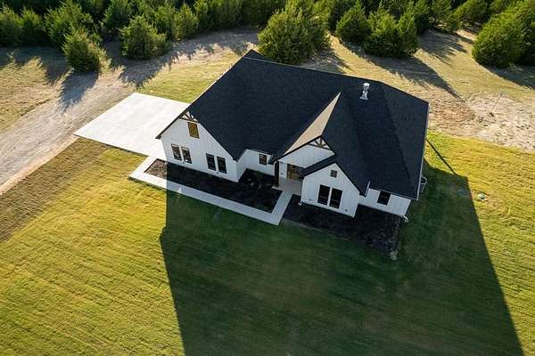 10.5 Acres of Land with Home for Sale in Howe, Texas