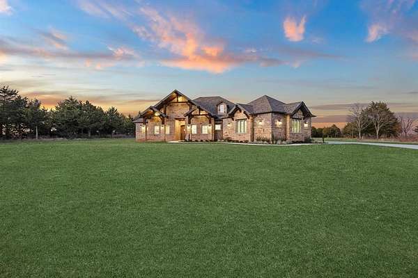 5 Acres of Residential Land with Home for Sale in Pottsboro, Texas