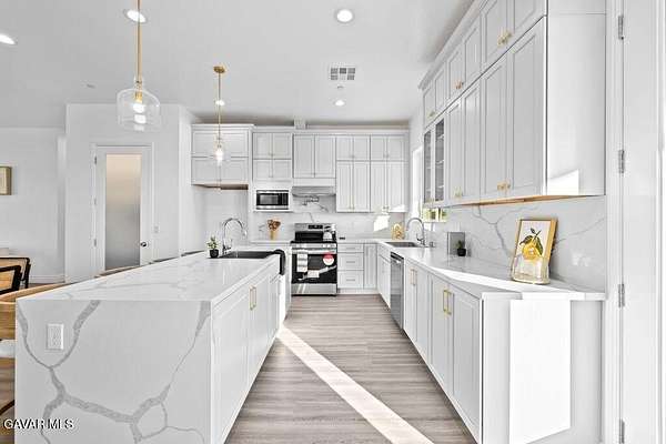 2.52 Acres of Residential Land with Home for Sale in Lancaster, California