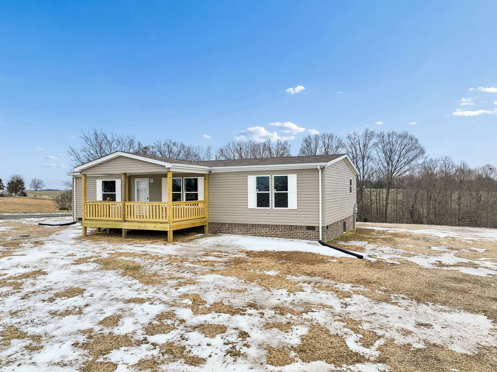 2.37 Acres of Land with Home for Sale in Red Boiling Springs, Tennessee