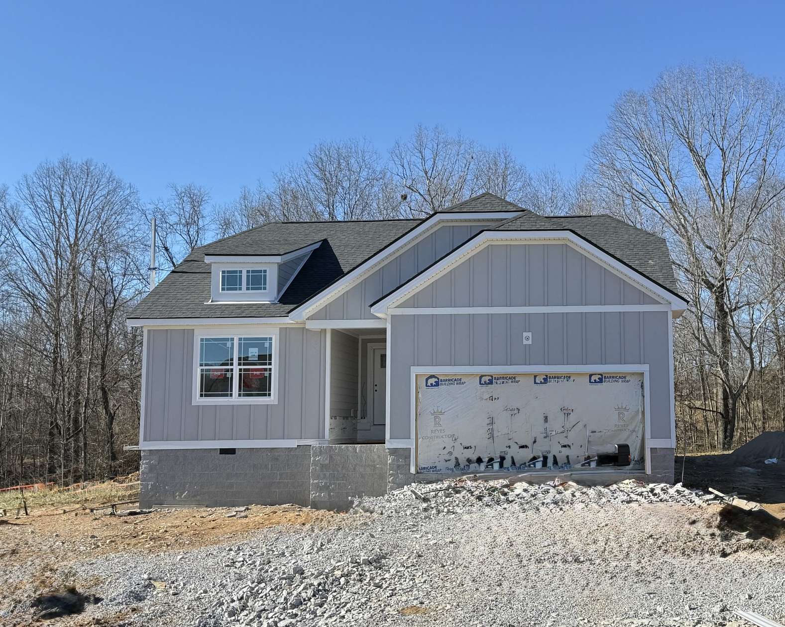 1.5 Acres of Residential Land with Home for Sale in Dickson, Tennessee