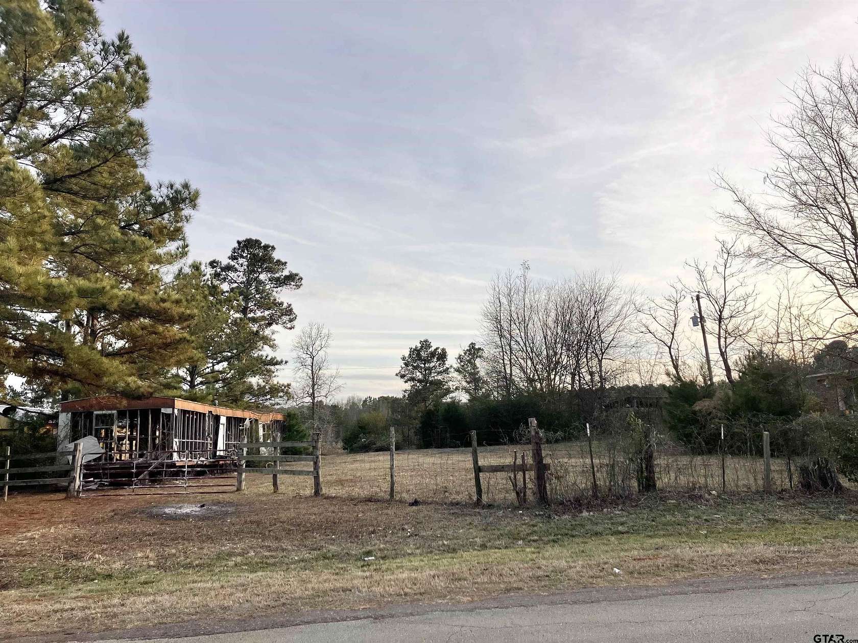 10.7 Acres of Land for Sale in Jacksonville, Texas