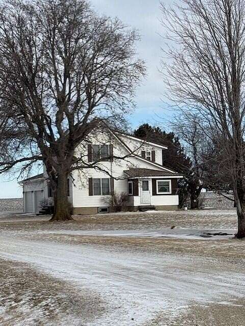 2.27 Acres of Residential Land with Home for Sale in Radcliffe, Iowa