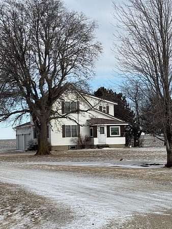 2.27 Acres of Residential Land with Home for Sale in Radcliffe, Iowa