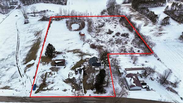 6 Acres of Residential Land with Home for Sale in North Manchester, Indiana