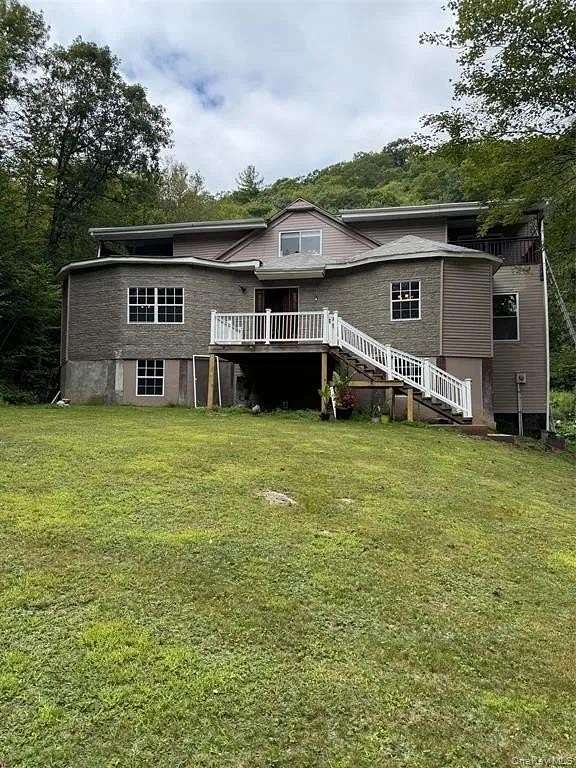 5.56 Acres of Residential Land with Home for Sale in Hancock, New York