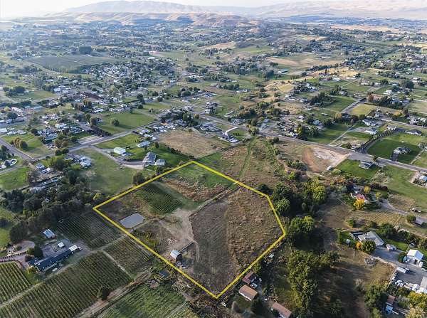 11.6 Acres of Land for Sale in Selah, Washington