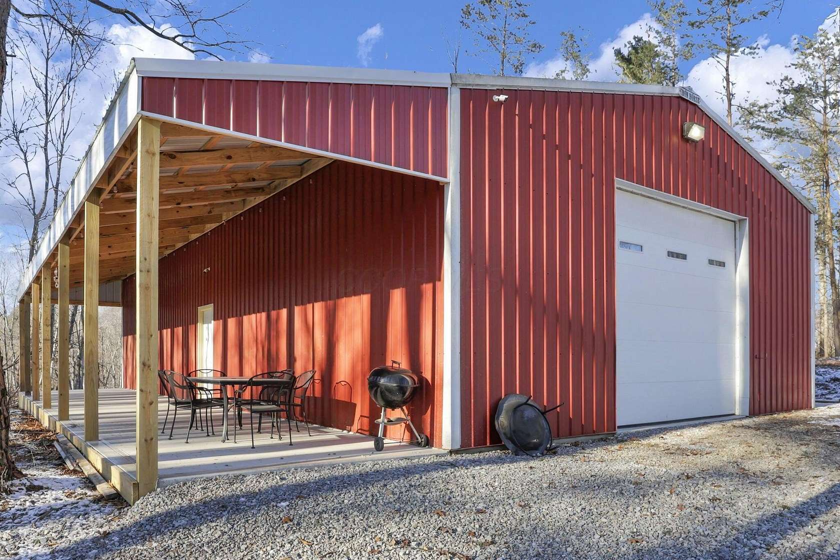 100 Acres of Land for Sale in McArthur, Ohio