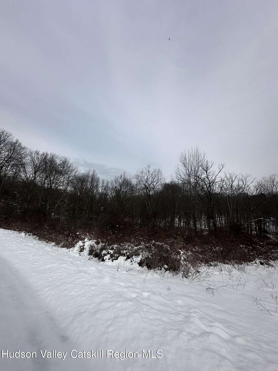 10.6 Acres of Land for Sale in Hillsdale, New York