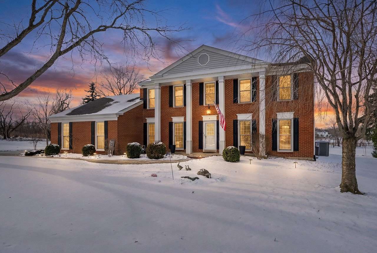 1.5 Acres of Residential Land with Home for Sale in South Barrington, Illinois