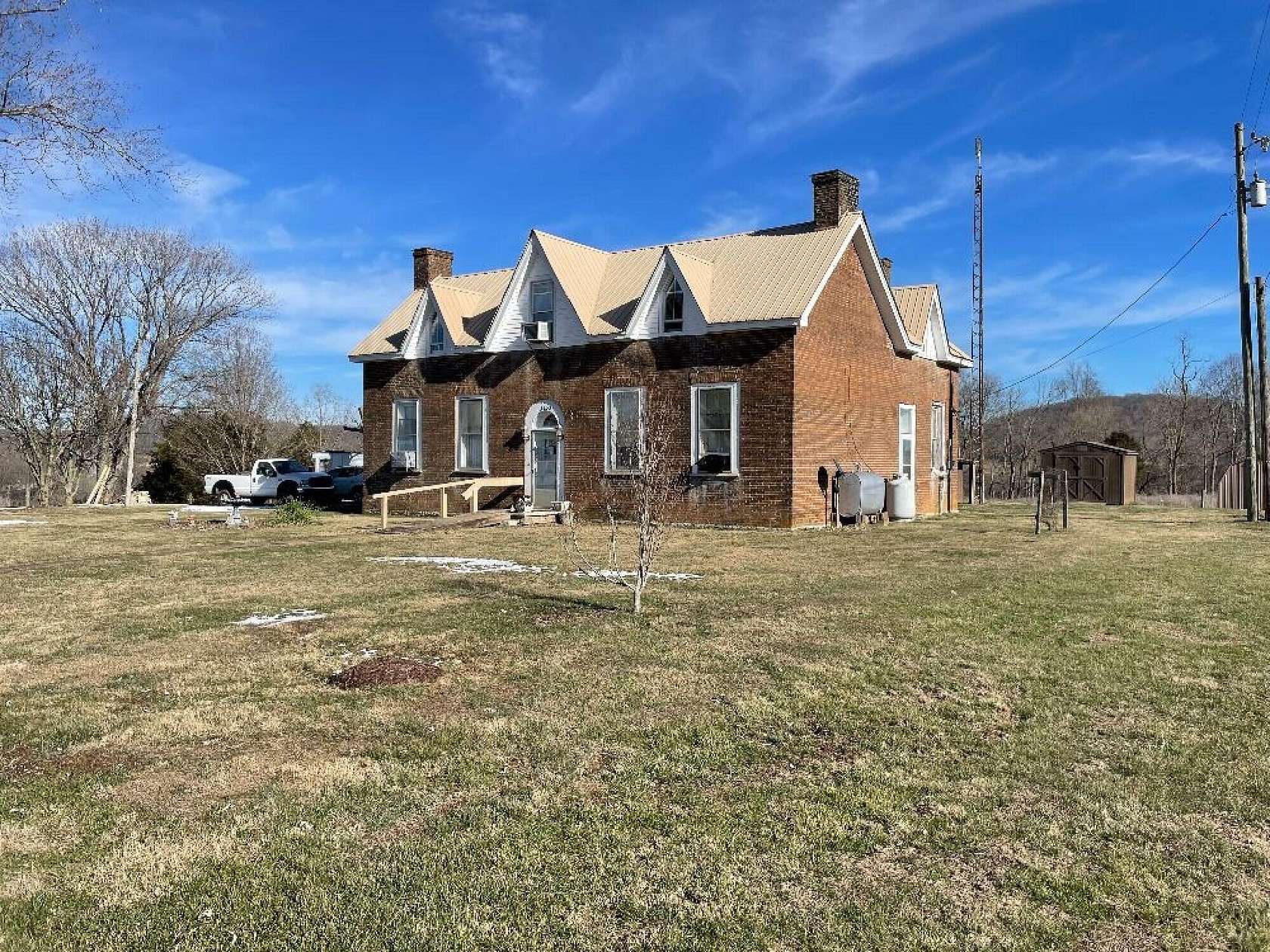 12.3 Acres of Land with Home for Sale in Somerset, Kentucky