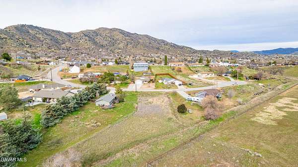 Land for Sale in Tehachapi, California