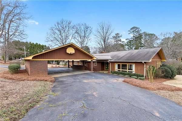1.55 Acres of Residential Land with Home for Sale in Winder, Georgia