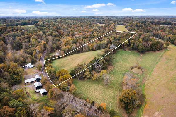 254 Acres of Land for Sale in Palmyra, Tennessee