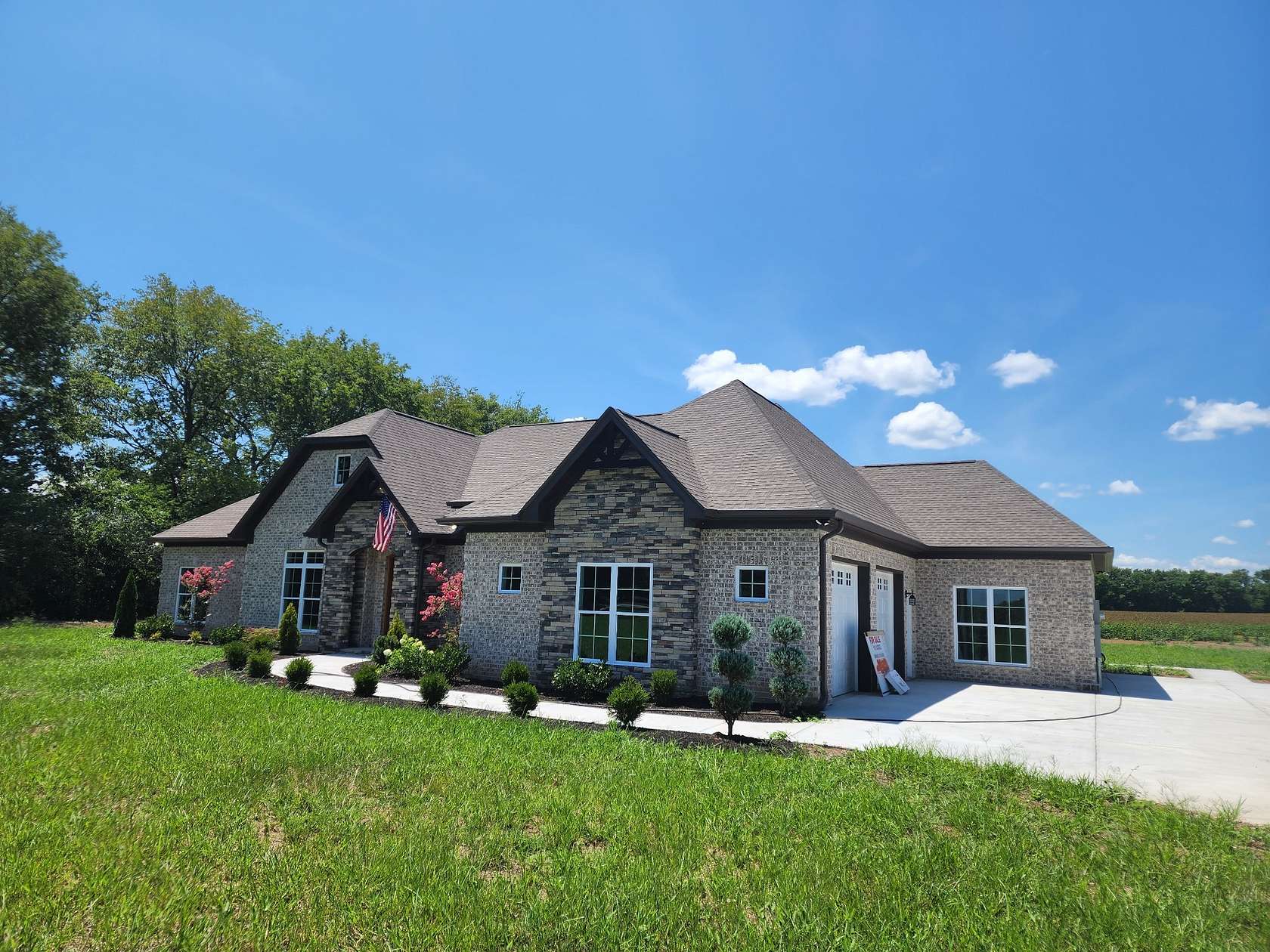 2.3 Acres of Residential Land with Home for Lease in Mount Pleasant, Tennessee