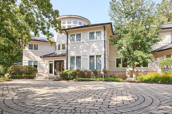 1.9 Acres of Residential Land with Home for Sale in Riverwoods, Illinois