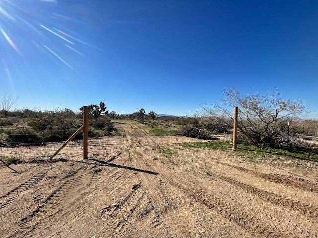 1 Acre of Land for Sale in Yucca, Arizona