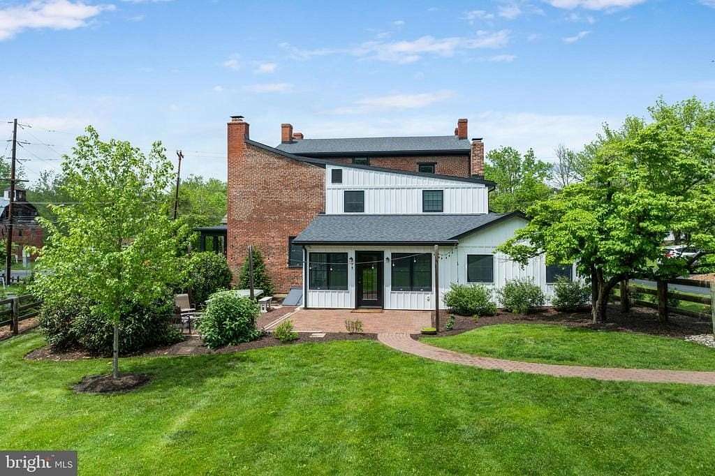 2.42 Acres of Residential Land with Home for Lease in Perkiomenville, Pennsylvania