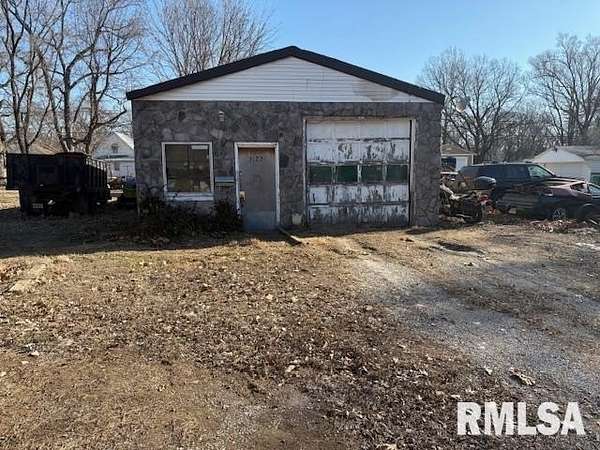 0.31 Acres of Mixed-Use Land for Sale in Springfield, Illinois