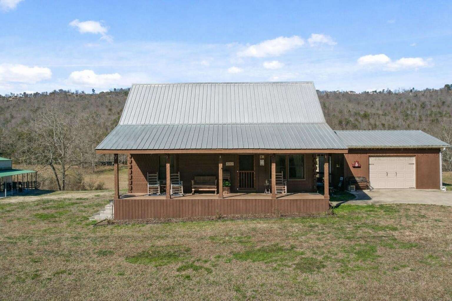 2.84 Acres of Land with Home for Sale in Trenton, Georgia