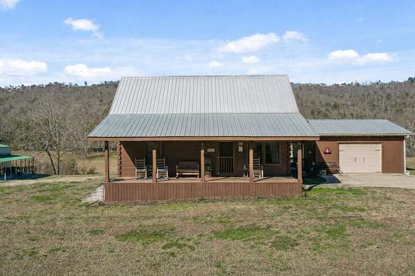 2.84 Acres of Residential Land with Home for Sale in Trenton, Georgia