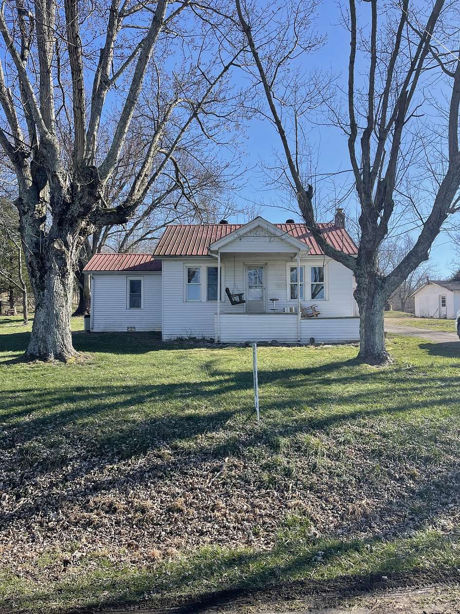 3.2 Acres of Residential Land with Home for Sale in Livingston, Tennessee