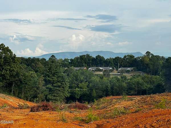15 Acres of Land for Sale in Dandridge, Tennessee