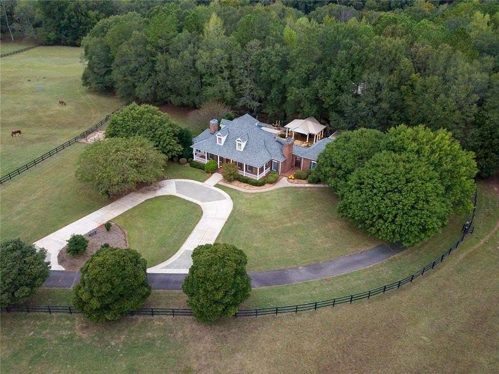 18.5 Acres of Land with Home for Sale in Kingston, Georgia