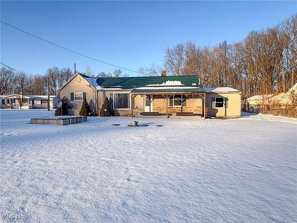 1.76 Acres of Residential Land with Home for Sale in Warren, Ohio