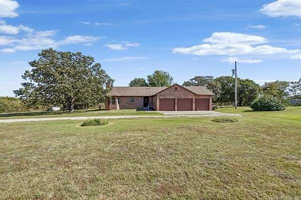 10 Acres of Land with Home for Sale in Skiatook, Oklahoma