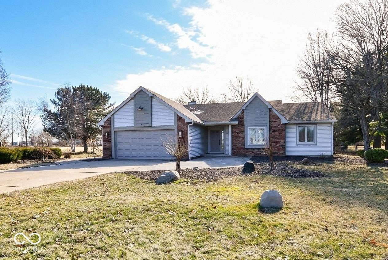 1.62 Acres of Residential Land with Home for Sale in Whiteland, Indiana