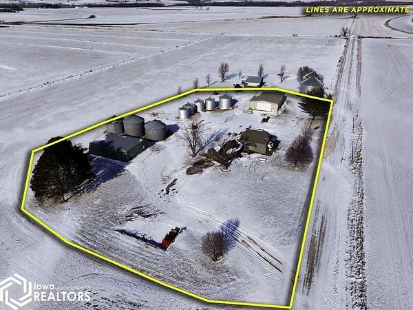 3.4 Acres of Residential Land with Home for Sale in Hastings, Iowa