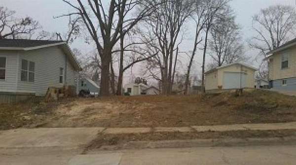 0.13 Acres of Residential Land for Sale in Cedar Rapids, Iowa