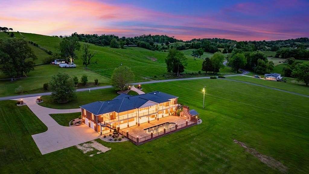 2.26 Acres of Residential Land with Home for Sale in Abingdon, Virginia