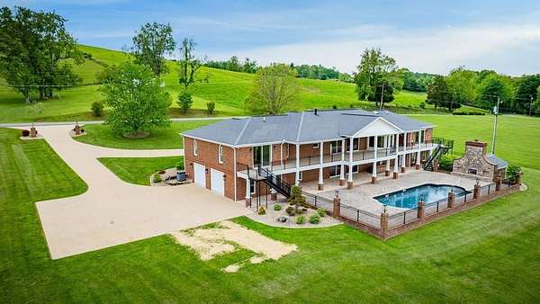 2.26 Acres of Land with Home for Sale in Abingdon, Virginia